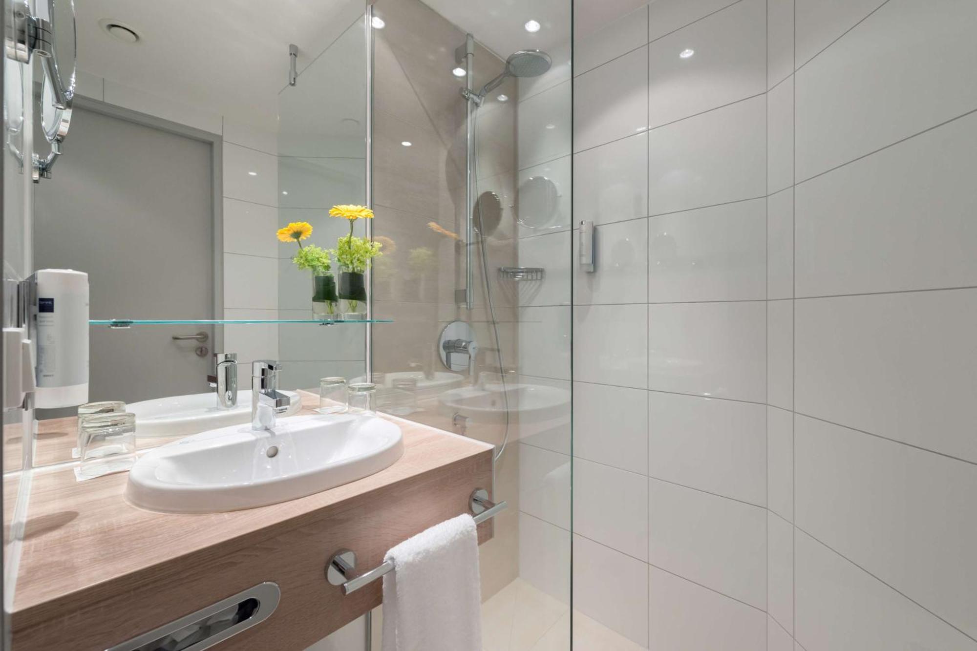 Hotel Essential By Dorint Stuttgart/airport 3*
